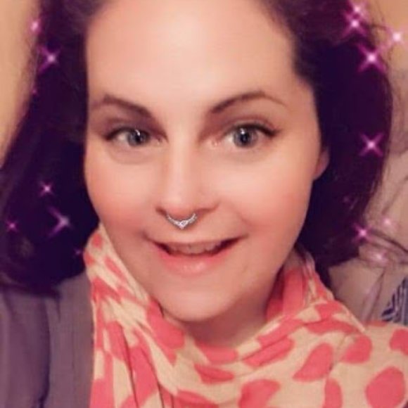 Meet your Posher, Lizzy - Picture 3 of 8